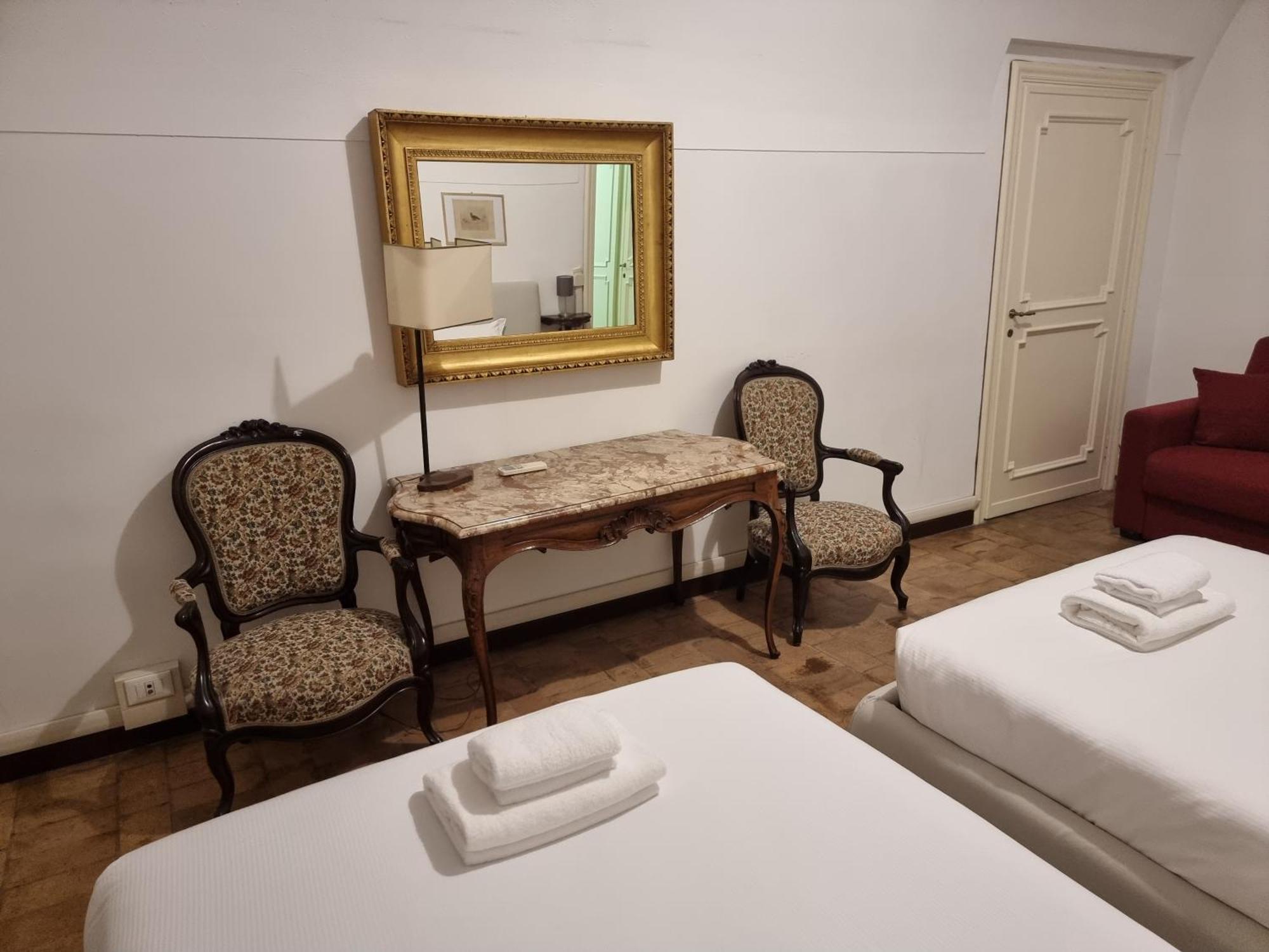Luxury 2 Bedroom Apartment In The Heart Of Roma Esterno foto
